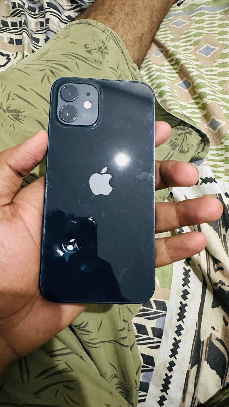 iPhone 12 12