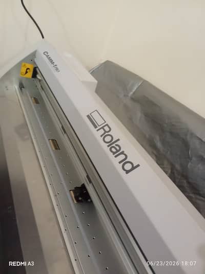 ROLAND VINYL CUTTER MODEL “CAMM-1 PRO GX-300”