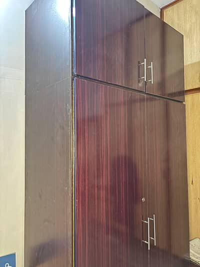 wardrobe size 8×4 feet