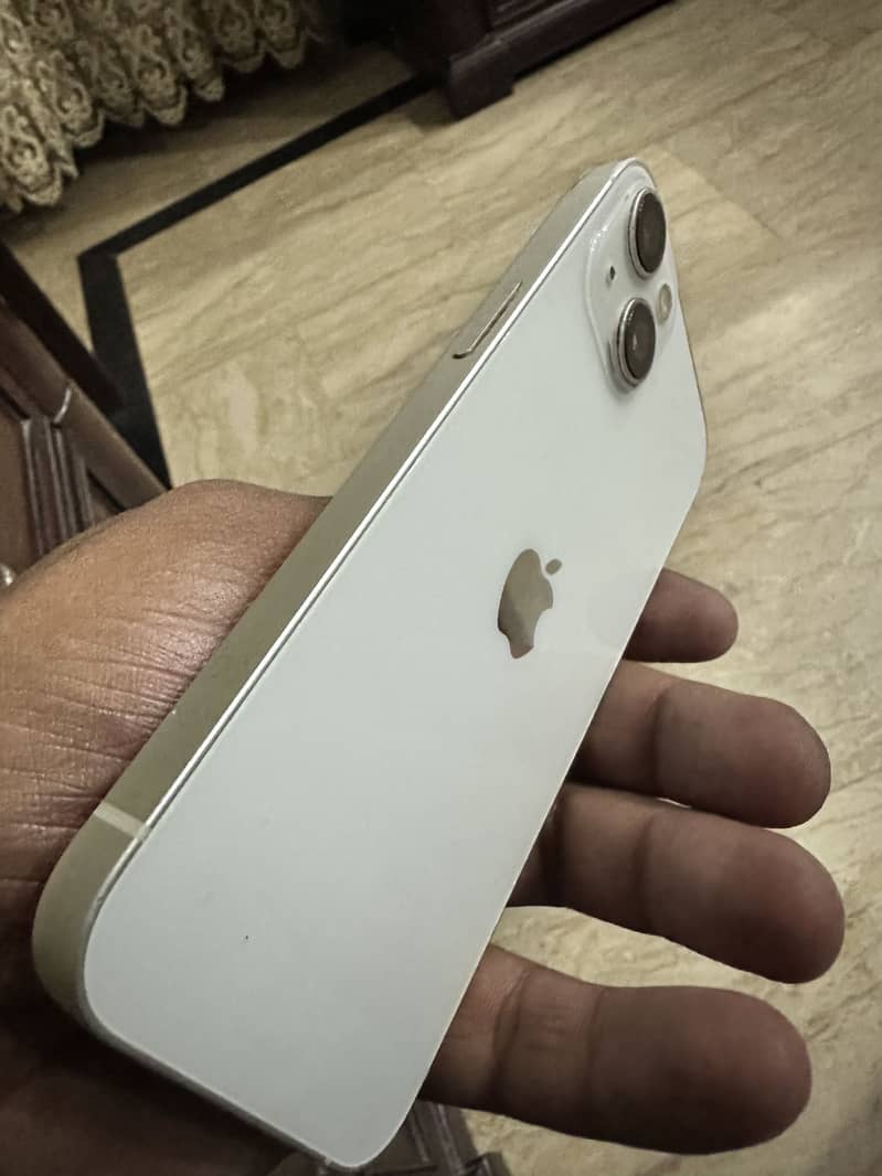 Apple iPhone 13 2