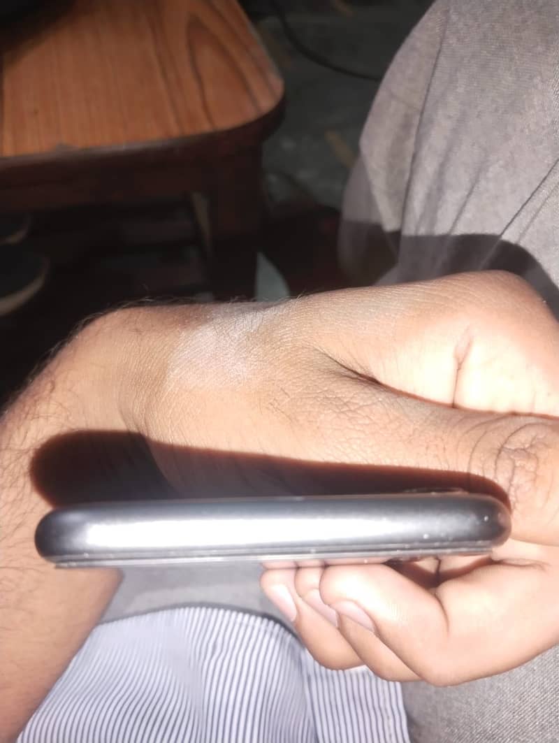 Apple iPhone 11 3