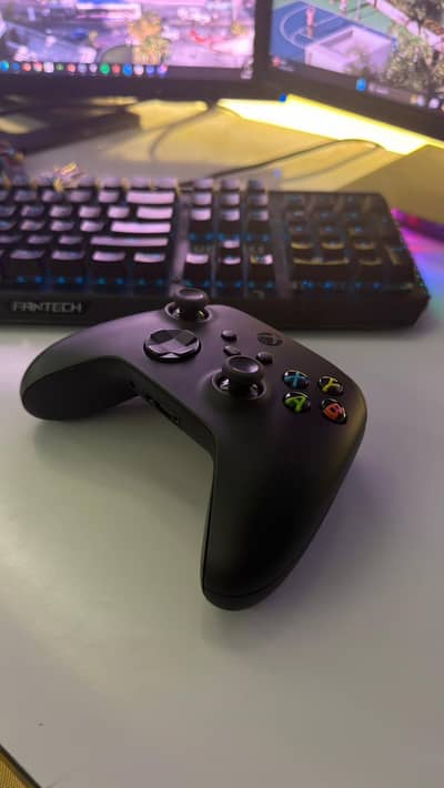 Xbox Series X Controller with Box and Rechargeable Cells