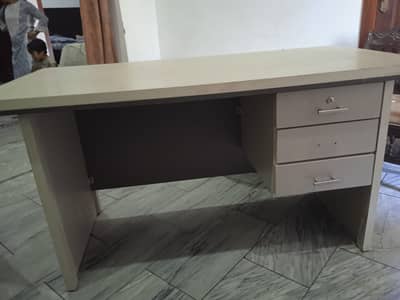 Office table