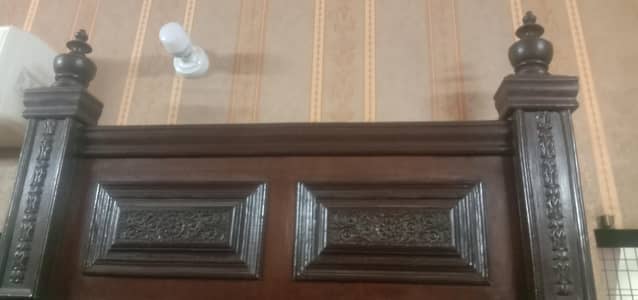 original wood beatifull bedroom set