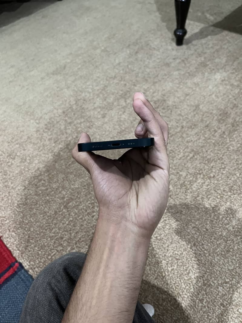 Apple iPhone 14 4