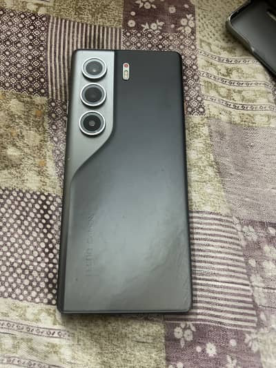 Tecno CAMON 40 Pro