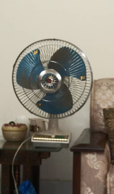 KDK  Bracket fan cum table
