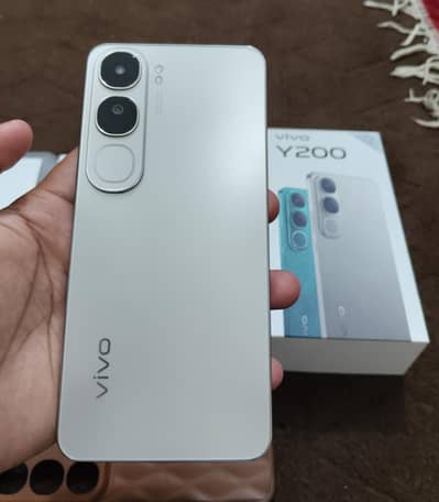 Vivo Y200 8+8/256gb With Complete Box