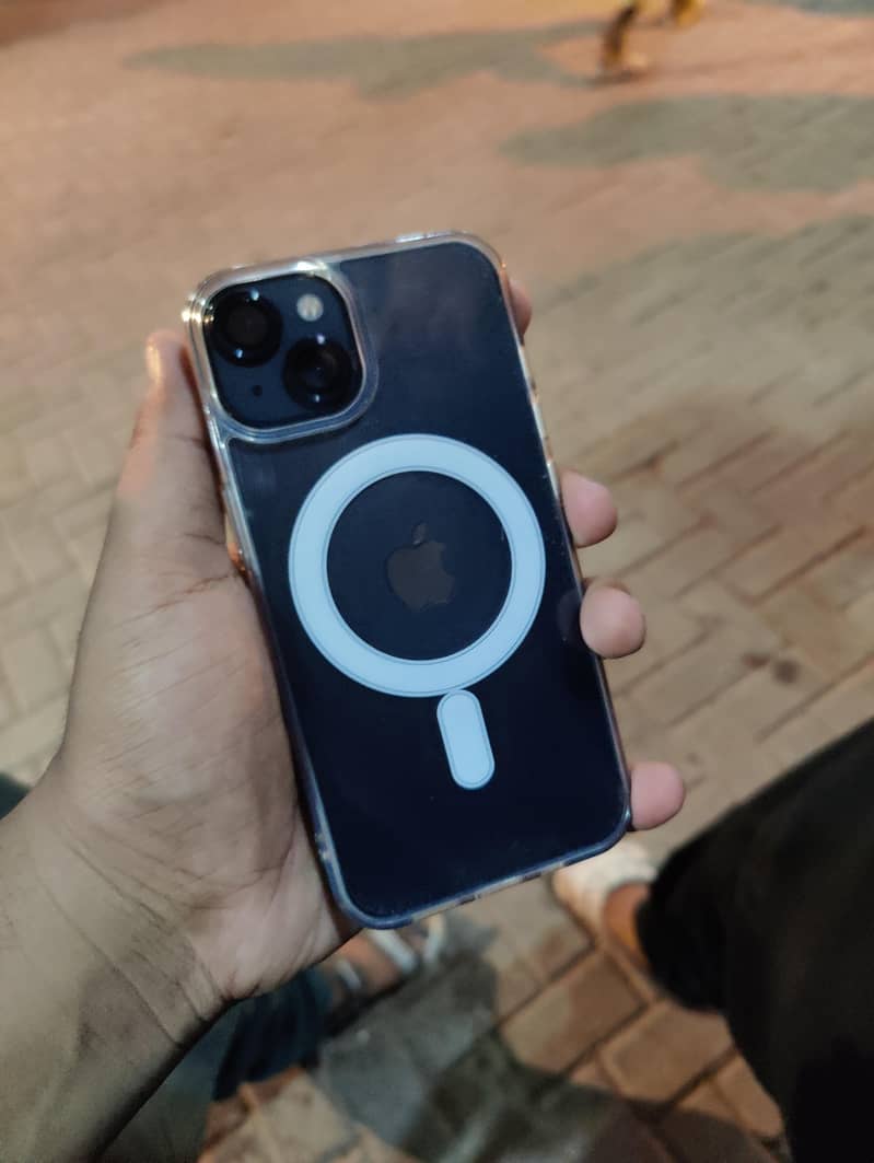 Apple iPhone 13 0