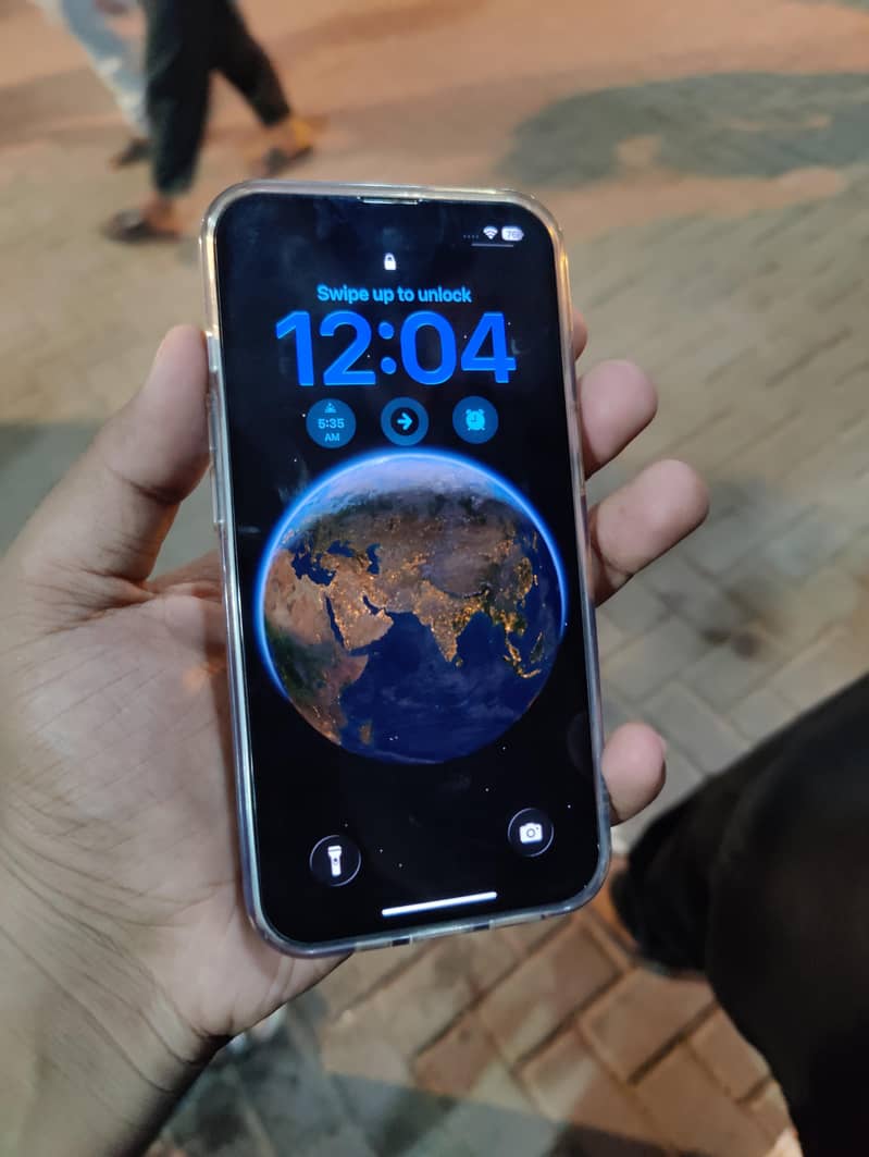 Apple iPhone 13 1