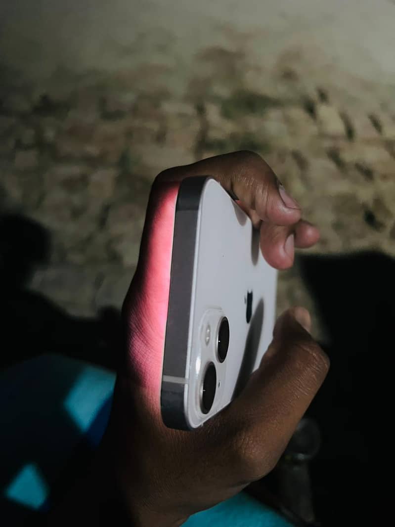 Apple iPhone 13 3