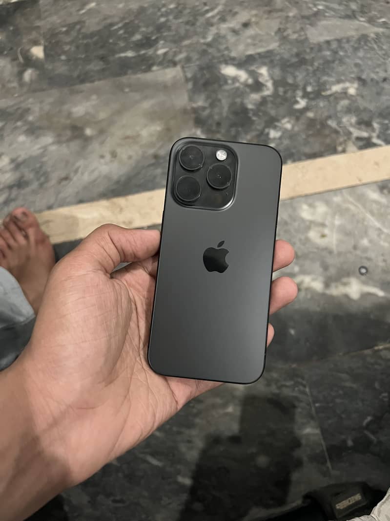 Apple iPhone 15 Pro 0