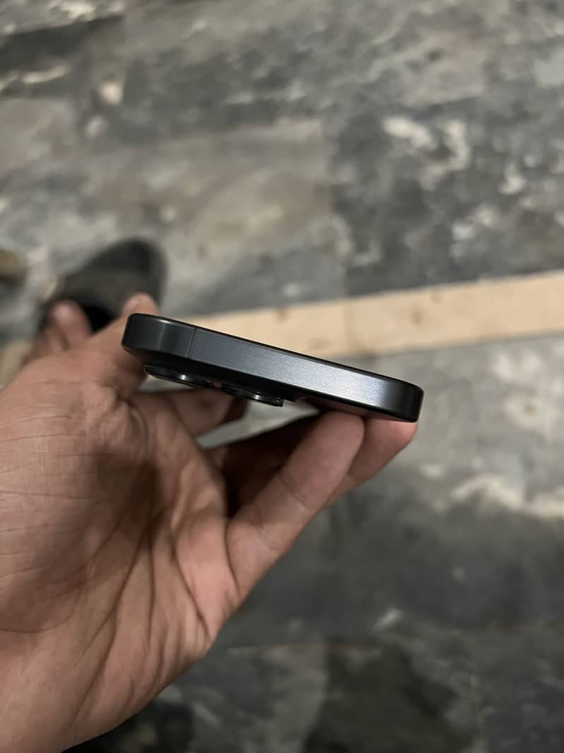 Apple iPhone 15 Pro 1