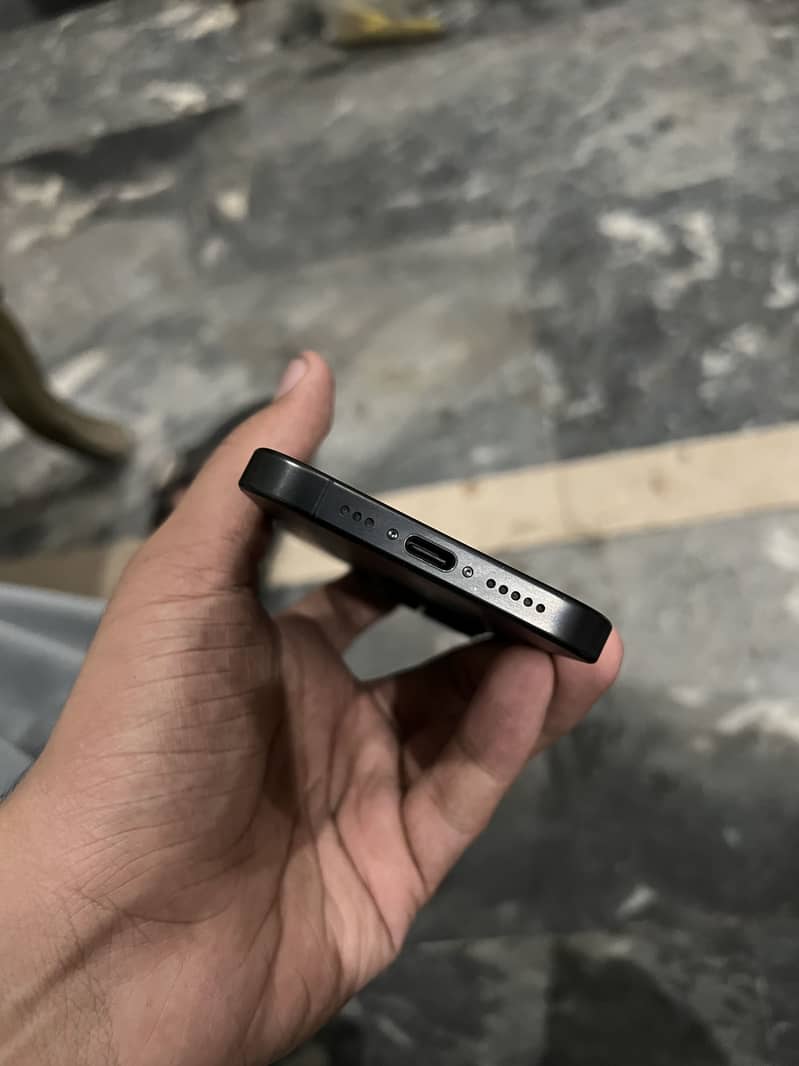 Apple iPhone 15 Pro 2