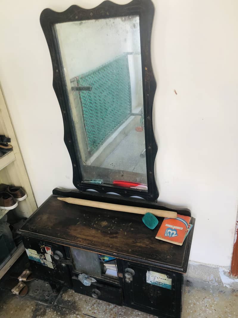 Dressing Table 0