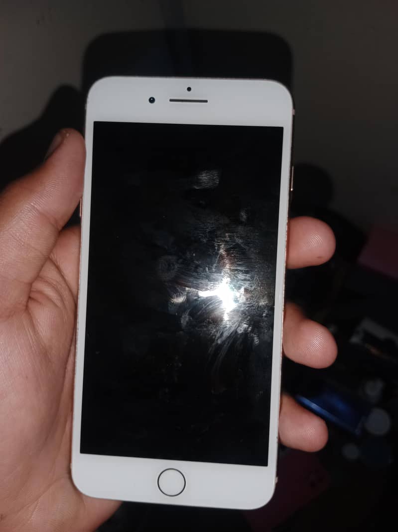 Apple iPhone 8 Plus 2