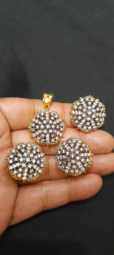 gold platted pendant set