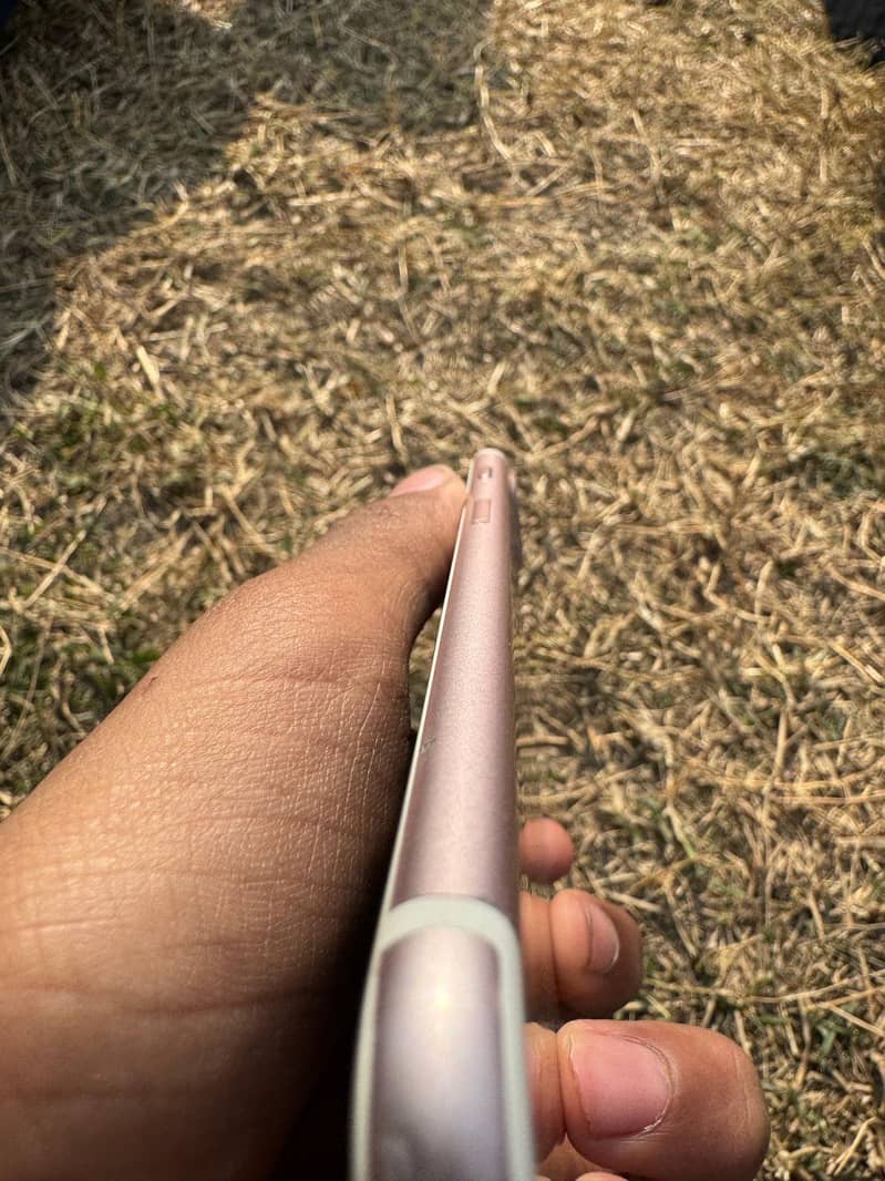 Apple iPhone 7 Plus 3
