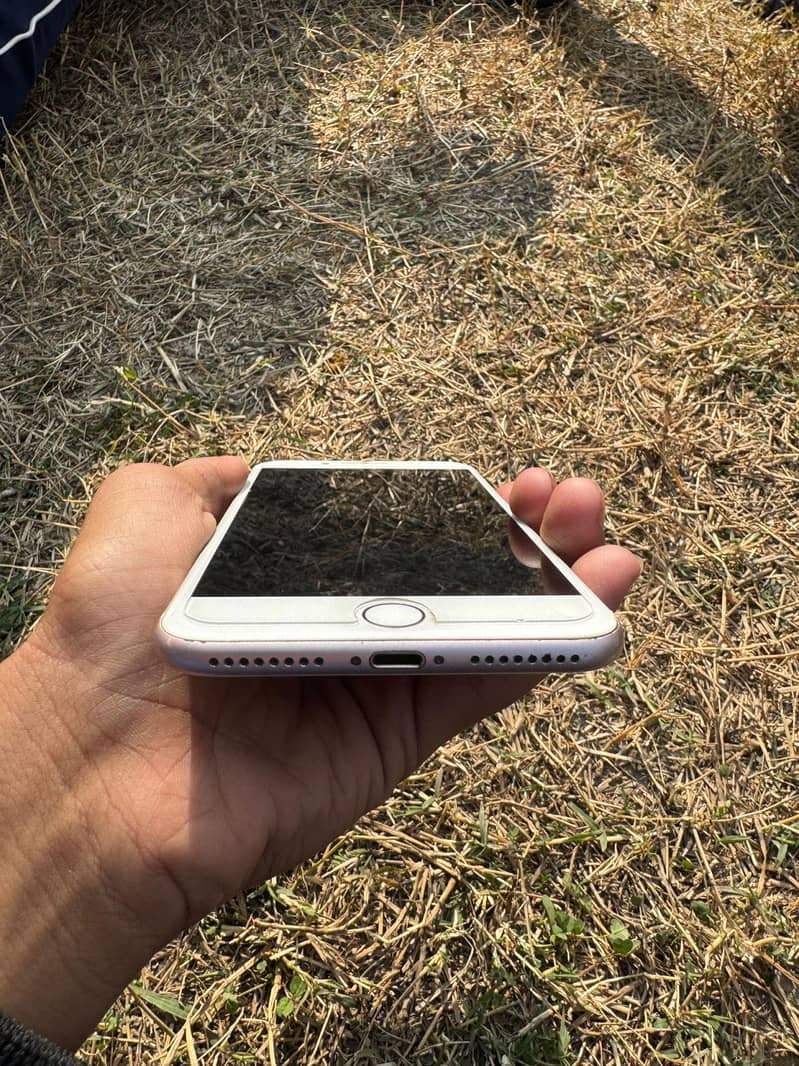 Apple iPhone 7 Plus 4