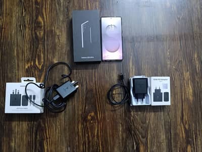 Samsung S25 Ultra (512 GB) (2 Original Chargers)