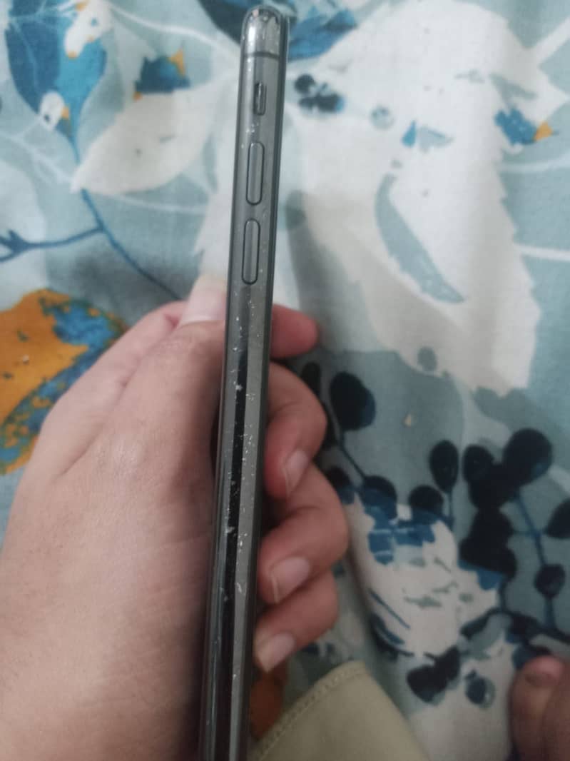 Apple iPhone X 3