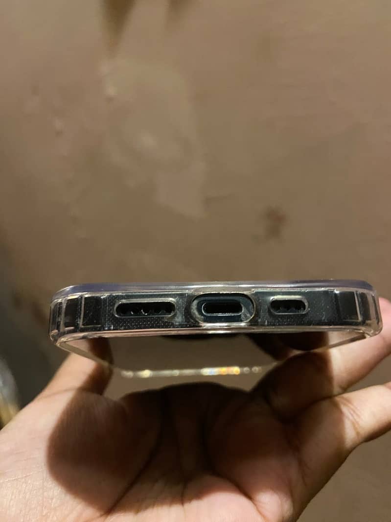 Apple iPhone 13 2