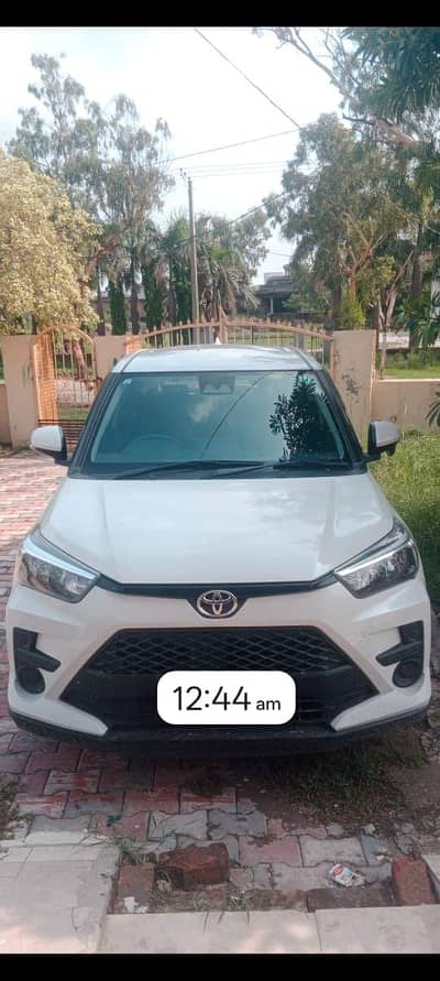 Toyota raize G 2021 model 2025 import first owner chrome White color