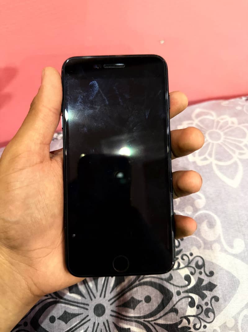 Apple iPhone 7 Plus 1