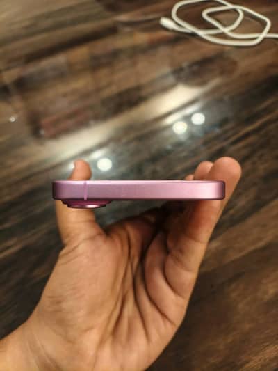 Apple iPhone 16