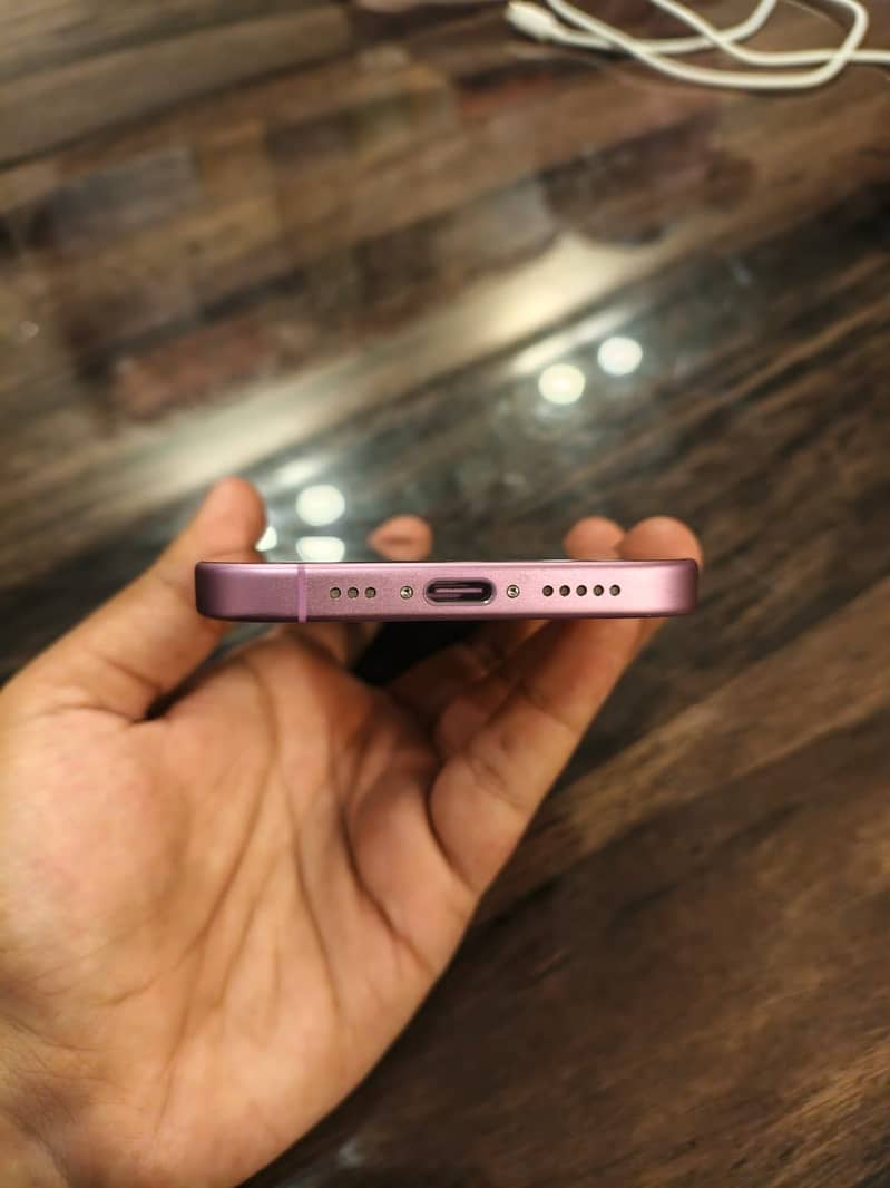 Apple iPhone 16 2