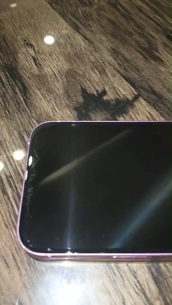 Apple iPhone 16 3