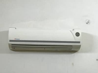Dawlance non inverter AC