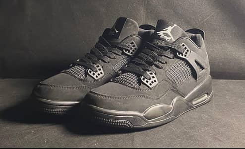 jordan 4 ,new balance,balenciaga,vition,travis,puma