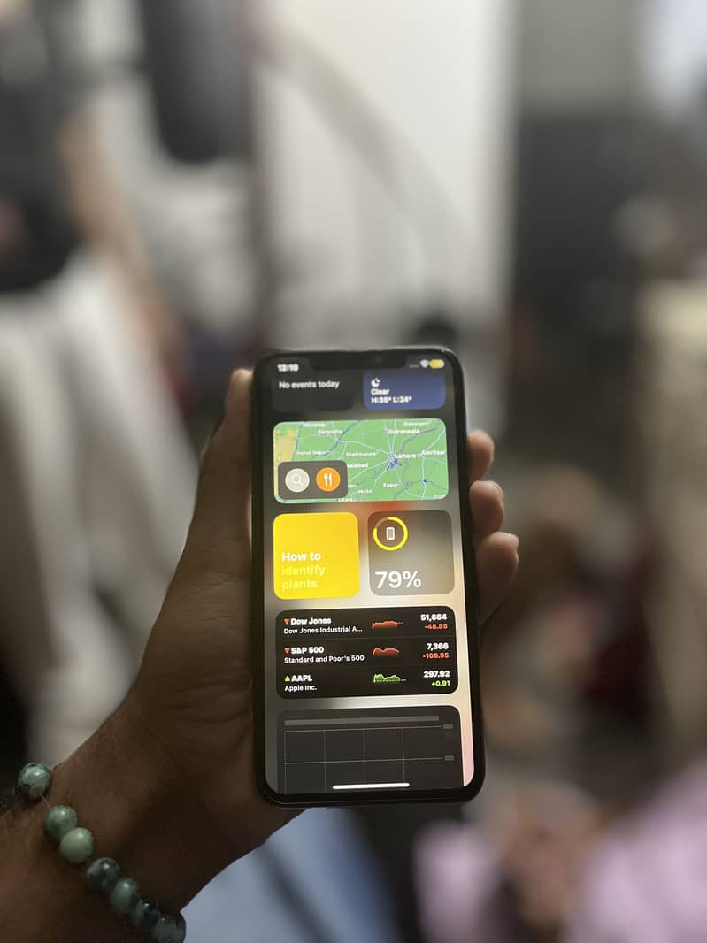 Apple iPhone X 4
