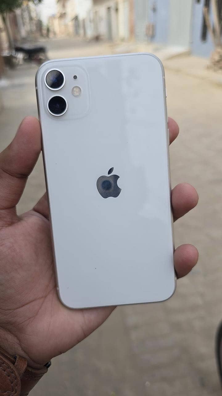 Apple iPhone 11 0