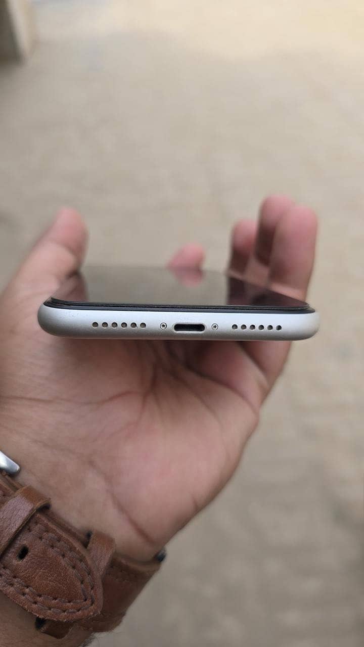 Apple iPhone 11 2