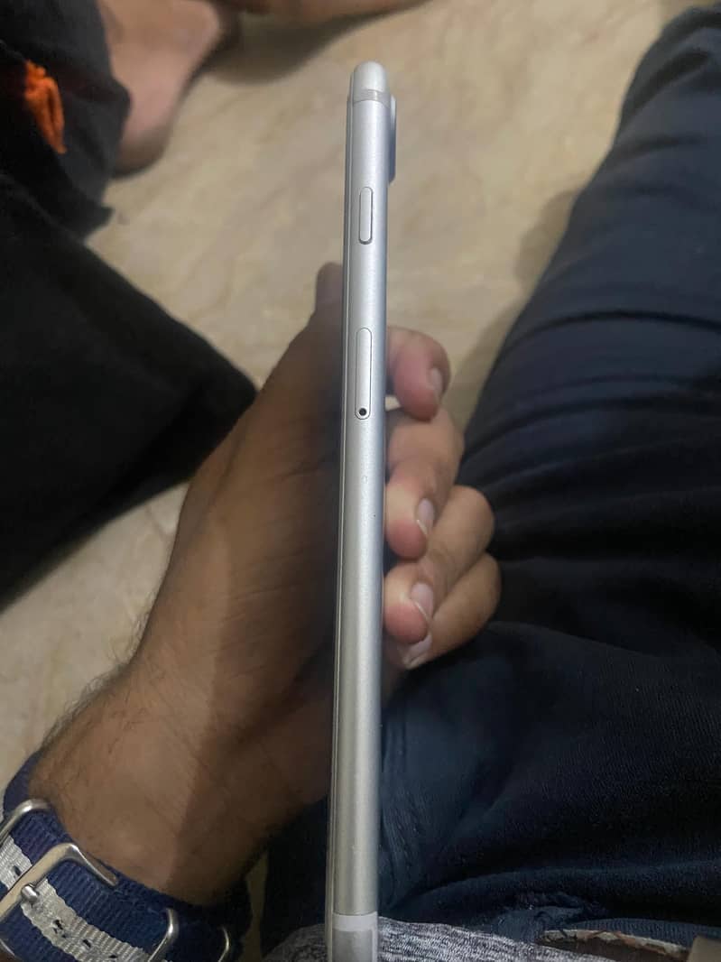 Apple iPhone 7 plus 4