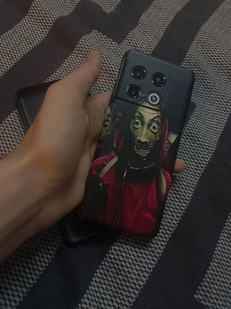 One Plus 10 Pro 4