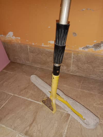solar cleaning wiper