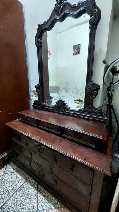 dressing table urgent sale