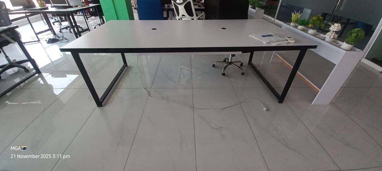 Office Tables 0