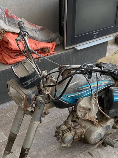 unique 2015 first owner engine okay condition