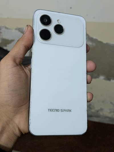 Tecno spark 40