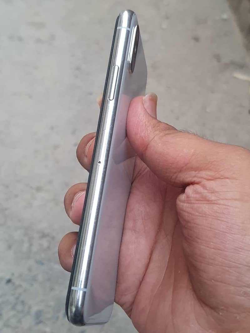 Apple iPhone X 3