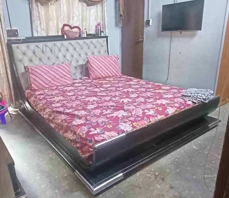 bedset with dressing 1