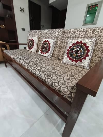 3 seater sofa set and table