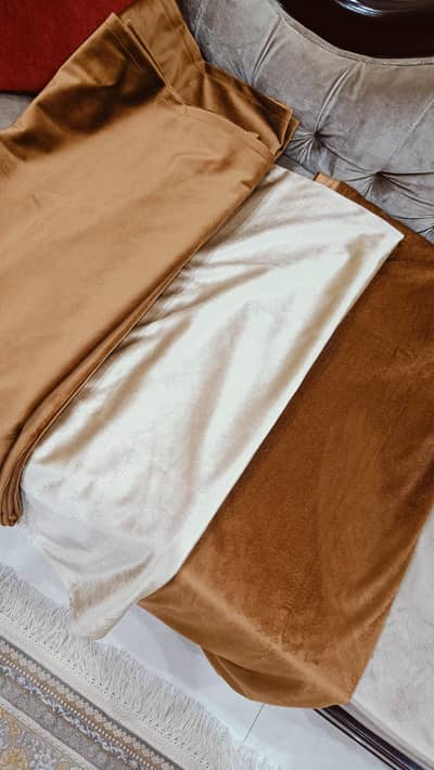 New velvet curtains (set of 3)