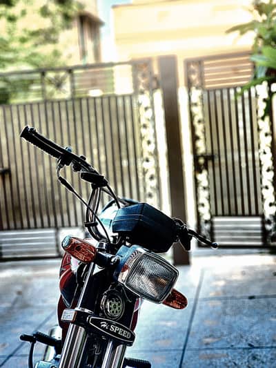 70 Bike Fuel tank + tape for sale 2 shades