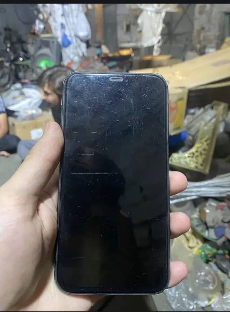 Apple iPhone 11 3