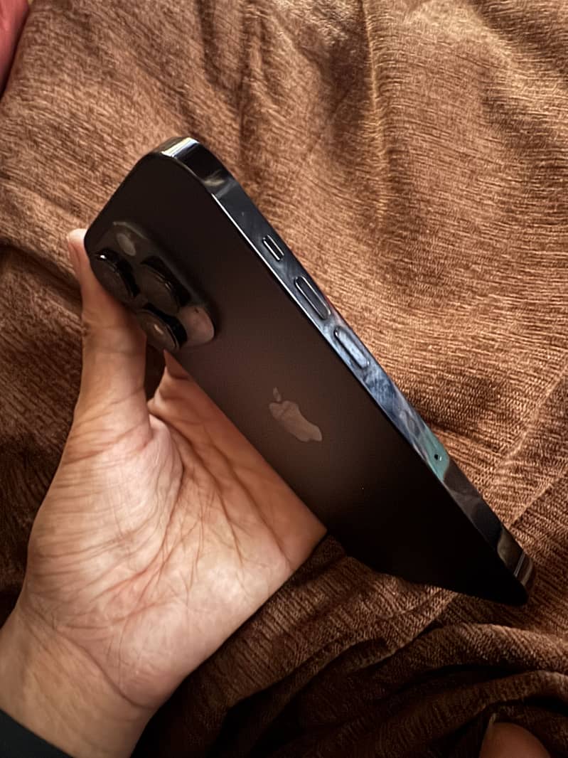 iPhone 14 Pro 2